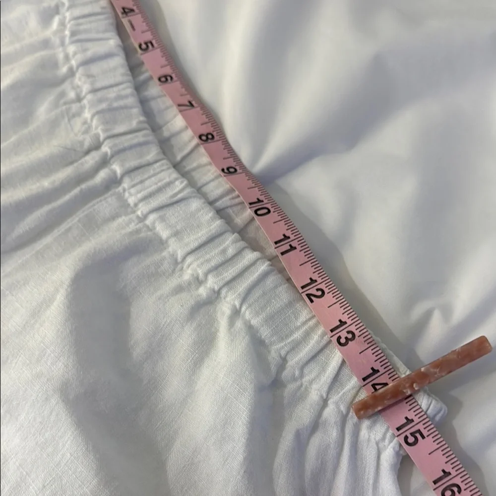 Elegant White Capris for Women - Picture 5 of 6